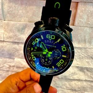 Casual Sports Watch. Worn 2 ways . Wrist and pocket with chain